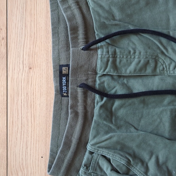 Joggings - Picture 3 of 3